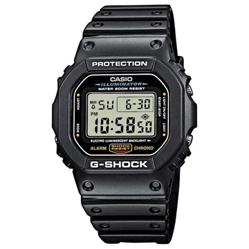 Ψηφιακό ρολόι Casio 5600 Series DW-5600E-1VER με μαύρο καουτσούκ λουράκι και μαύρο καντράν 48.9×42.8mm σε τετράγωνο σχημα.